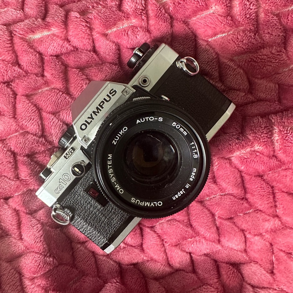 Selling Olympus OM 10 vintage camera